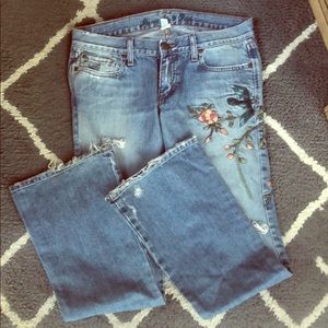 Abercrombie & Fitch sz 6 embroidered flared jeans